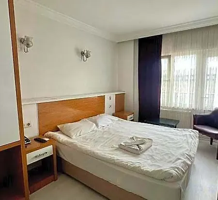 Lal Estambul