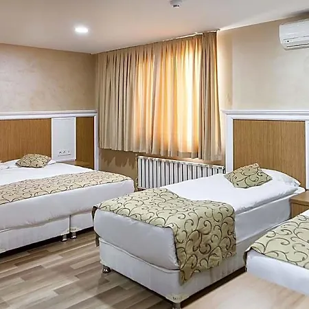 Lal Hotel 3*